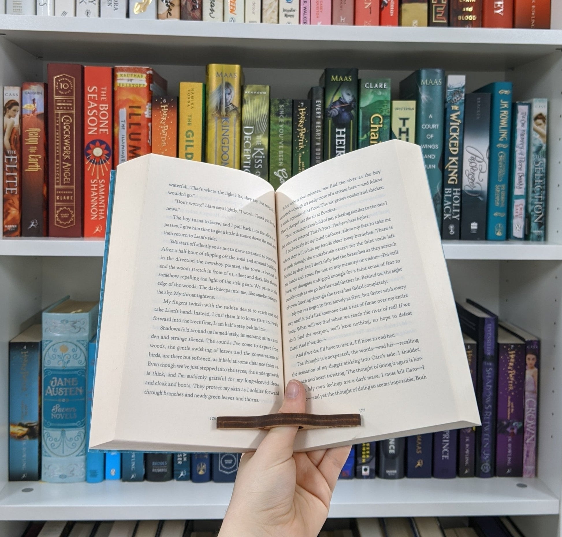 Night Court Thumb Book Holder - Lost Minds Clothing